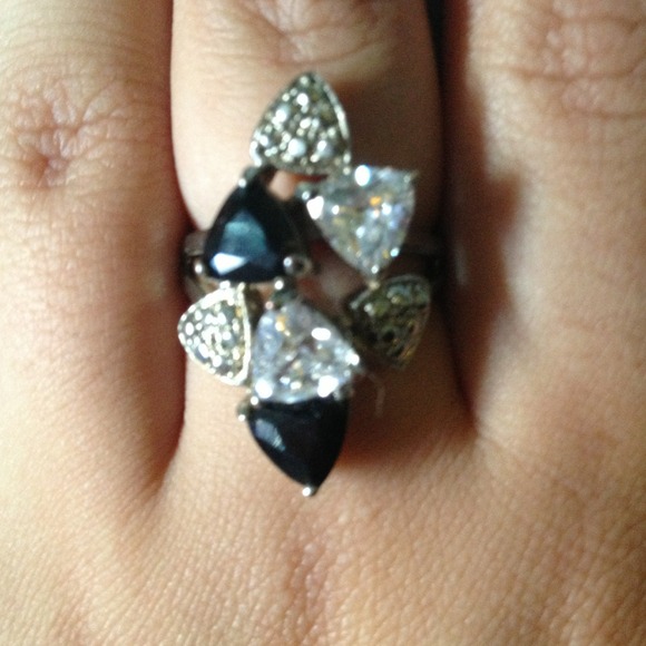 Ring - Picture 2 of 2