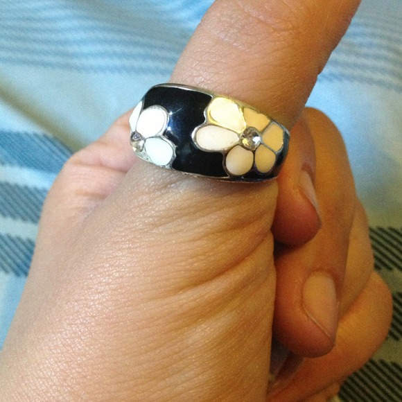 Ring - Picture 2 of 2