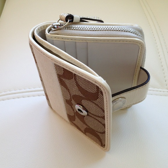 Coach Clutches & Wallets - Coach wallet
