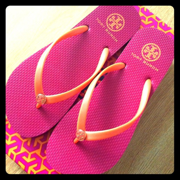 ⛔Sold Out⛔ Tory Burch Flip Flops in all sizes