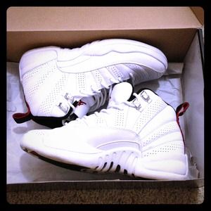 Jordan 12 size 4.5Y