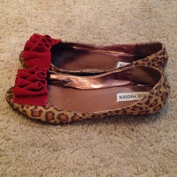Steve Madden Cheetah Flats - Picture 2 of 4