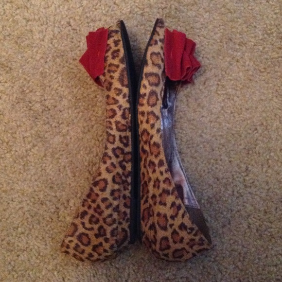 Steve Madden Cheetah Flats - Picture 4 of 4