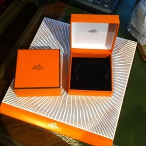 one authentic Hermes bracelet box left
