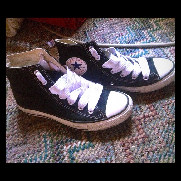 Black and white converse