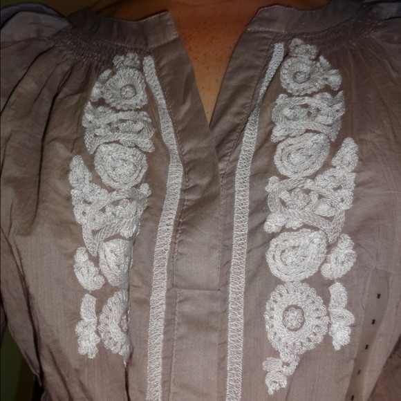 Top - Picture 2 of 2