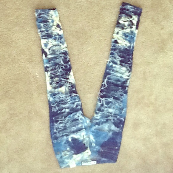 Bleached distressed jeans !!!