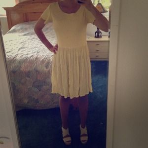 AUTHENTIC VINTAGE 80's yellow tea dress flowy