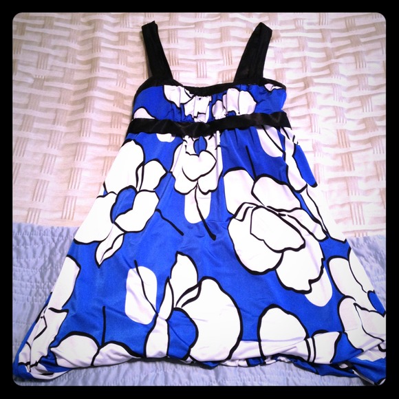 Blue, black and white short summer dress.