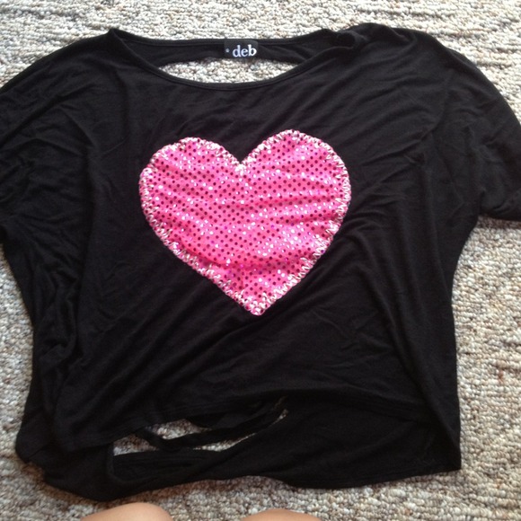 Cute cutout black and pink heart shirt