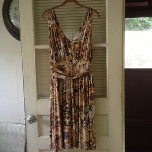Newport News Sleeveless Dress - size medium