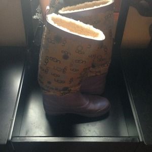 Ugg rain boots