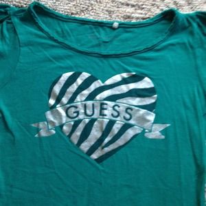 Cute guess zebra and green tee shirt😍