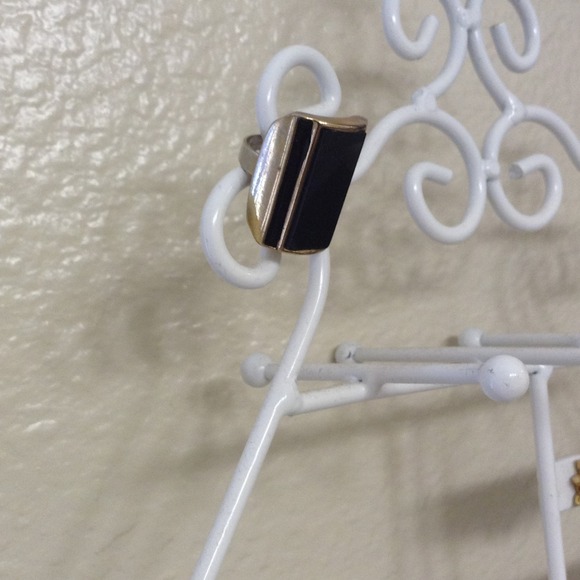 Ring - Picture 2 of 2
