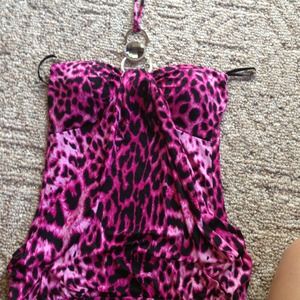 Cute pink and black cheetah halter;)