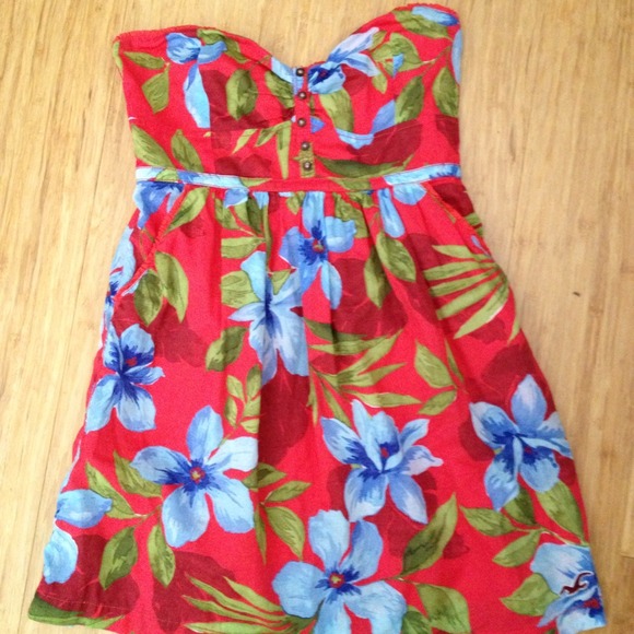 💟RESERVED💟 Hollister Red Floral Betty Dress