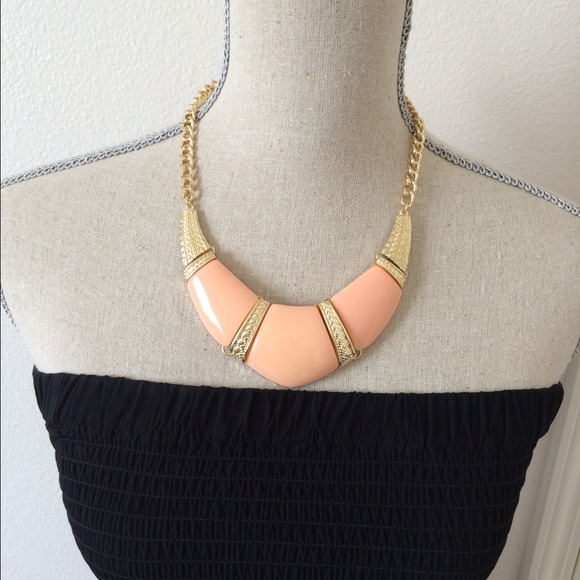 Peach Statement necklace set - Picture 2 of 4