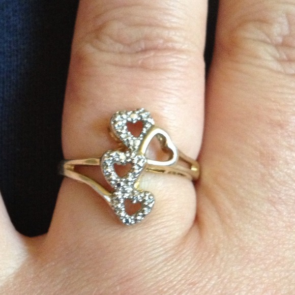 🚫Hold🚫Heart and small diamond ring