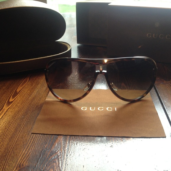 *Reduced!*Vintage Gucci Tortoise Unisex Sunglasses