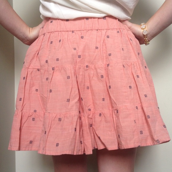 J crew pink ruffle skirt - Picture 2 of 4