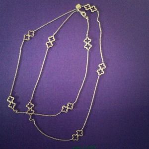 Stella & Dot Signature Clover Necklace