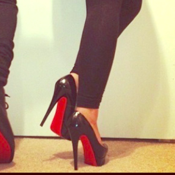 💫Hai Ruo Red bottom heels💫READ DESCRIPTION