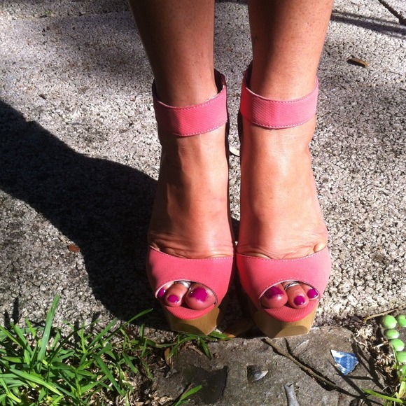 6.5 Qupid Coral ankle stap - Picture 3 of 3