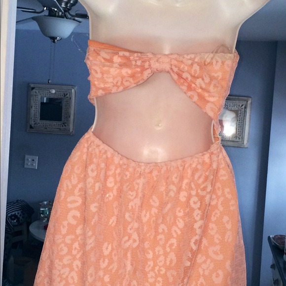 π2X HOST PICKπCoral strapless dress π - Picture 2 of 4