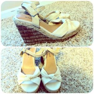 Madden Girl wedged size 7