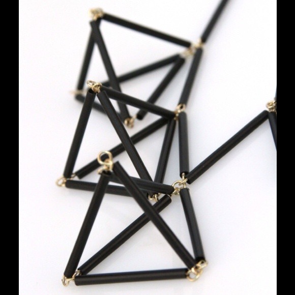 💋SOLD💋Triangle Chain Necklace - Picture 3 of 3