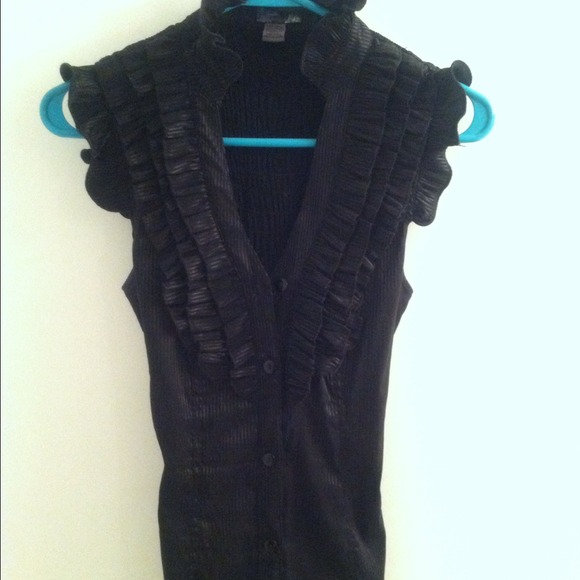 SOLD IN BUNDLE ❌❌❌Black Button Up - Picture 2 of 2