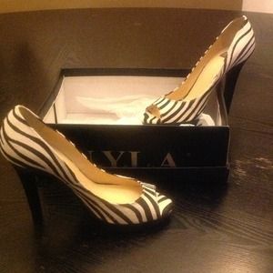 Leather zebra print open toe pumps