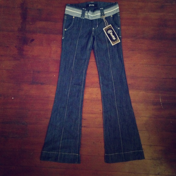 Waistband detail pintuck flare