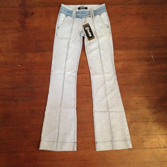 Waistband detail pintuck flare