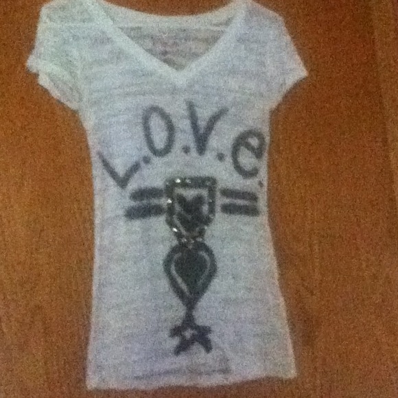 White love short sleeved shirt