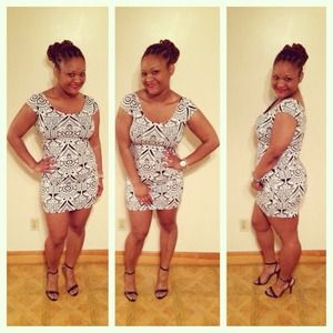 🚫SOLD🚫Black and white dress
