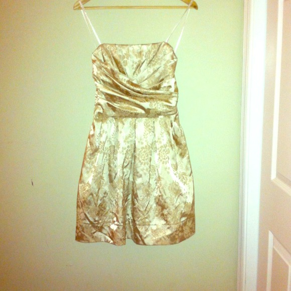 Gold strapless dress with flower detail