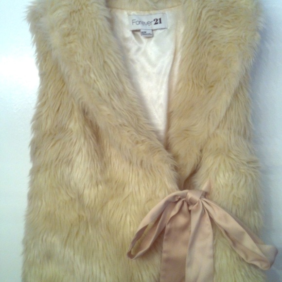 Forever 21 faux fur vest