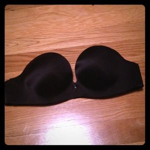 Black bombshell push up bra - strapless