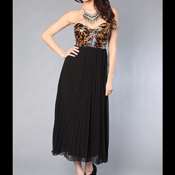 Reverse Dresses & Skirts - 💢REDUCED💢Reverse Bustier Dress -Leopard