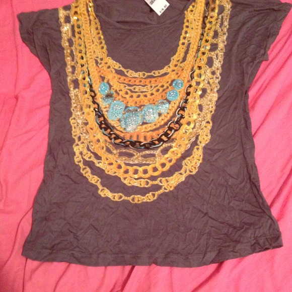 Gold chain Tee