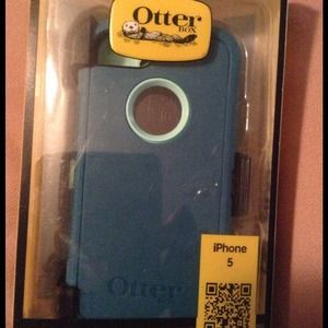 Reserved otterbox iphone5 defender Teal and aqua