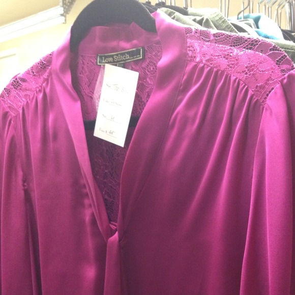 Fushia tie top with lace