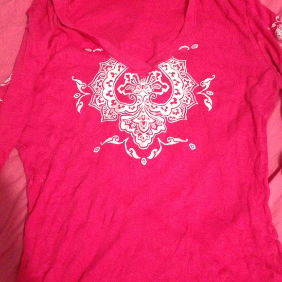 Three quarter sleeve hooded Seven graphic tee