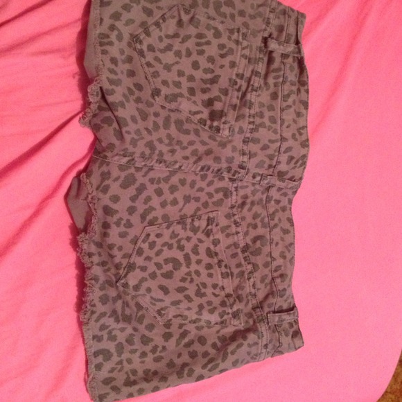 Animal print denim shorts - Picture 2 of 3