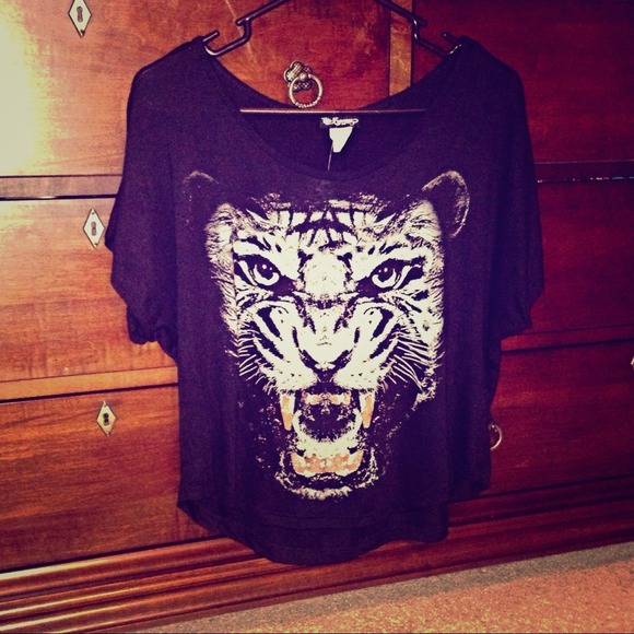 Tops - Fierce tiger top