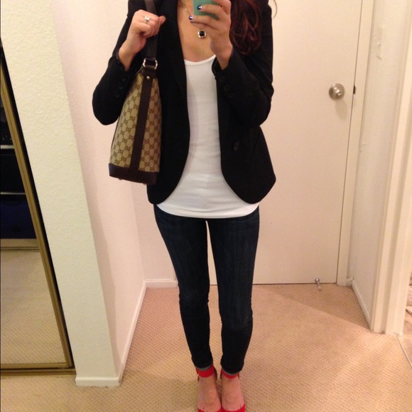 🎀SOLD🎀 Gucci bag more pictures - Picture 2 of 4