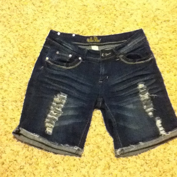 Blue jean shorts❤