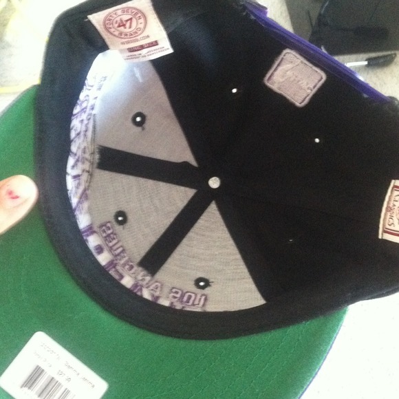 Lakers SnapBack - Picture 3 of 3