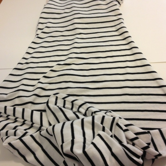 ⛔️BUNDLED⛔️love culture white and black maxi! - Picture 2 of 3